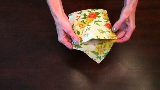 'Wrapigami: Beeswax Wrap Sandwich Pocket Tutorial'