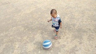 '10 Months Old Baby Playing Ball (Funny Skill)'