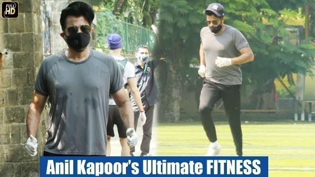 'Anil Kapoor\'s JHAKAAS Workout Session With His Trainer, Poses For Media'