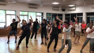 'Bhangra cardio workout. (Song: Dhol Vajda )'