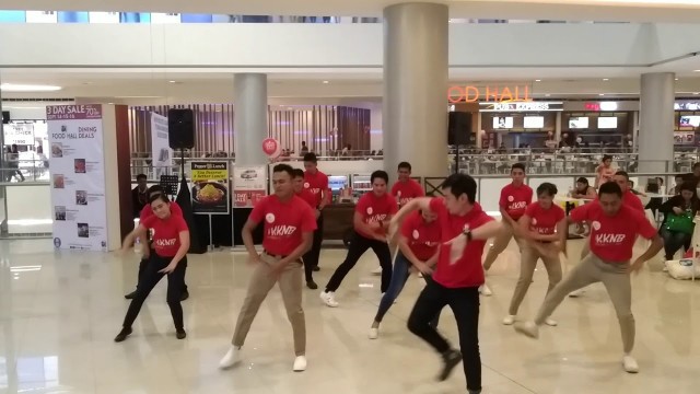 'DAY 3 SM City Iloilo 3 Day Sale with Foodcourt & Food Hall Dancers'