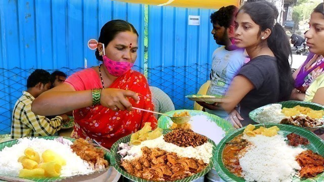 'It\'s a Lunch Time in Hyderabad | Tasty Roadside Unlimited Meals | #IndianStreetFood | Foodcrafts'