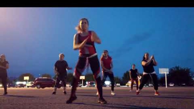 'mil horas zumba fitness with Lucy Molina'