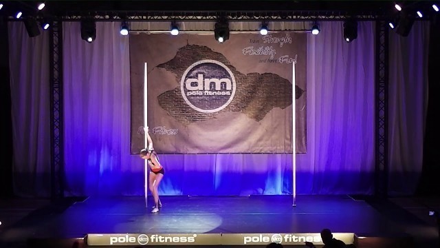 'NK Pole Fitness 2019, Nederlands kampioen 40+,  Lucy Fleur Berkhout'