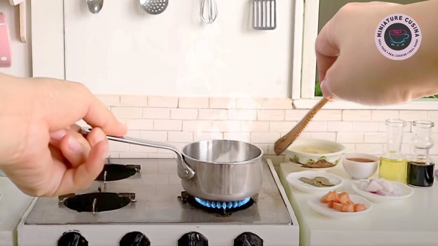 'MINIATURE COOKING CHICKEN STEW | MINI KITCHEN SET | REAL MINI FOOD'