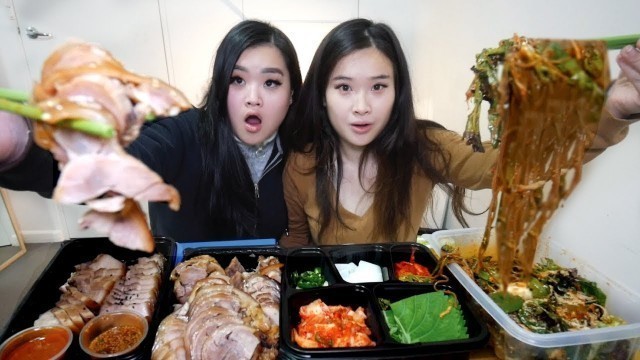 'Braised Pig\'s Trotters & Pork Belly Wraps Mukbang | Jokbal Bo-ssam족발 보쌈'