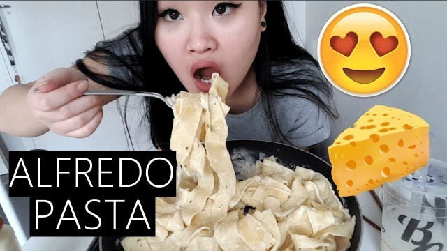 'Alfredo Fettuccine Pasta | Mukbang English'