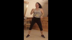 'Dance fitness Zumba-inspired -- Lucy (Destra) -- Carnaval soca time!'