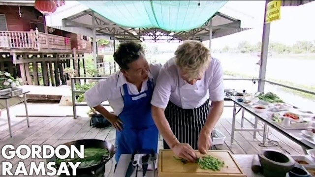 'Gordon Ramsay Has A Cook Off In Thailand | Gordon\'s Great Escape'