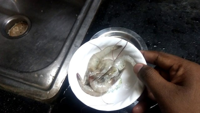 'frozen prawn Arowana Feeding Part 1 (Tamil) / அரோவனா மீனுக்கு உணவு தயாரிக்கும் முறை  பகுதி 1'