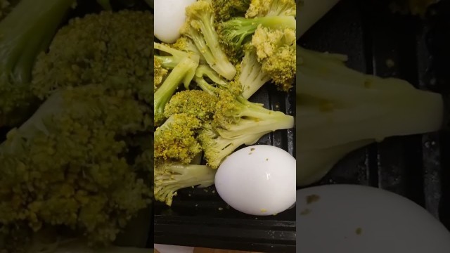 'DIET FOOD #brócoli #diet #egg #shorts #ytshorts #asmr #satisfying #vlogger #viral #trending #foods'