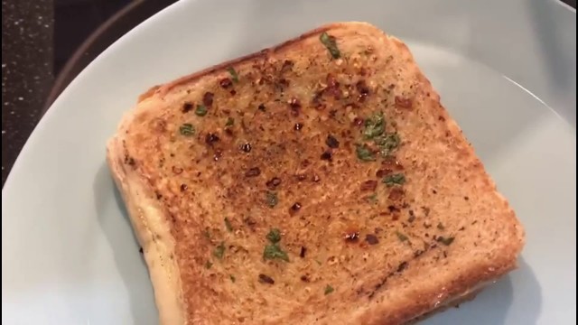 'Garlic Bread made quick and easy | by: MY TASTY FOOD-BOOK RECIPES'