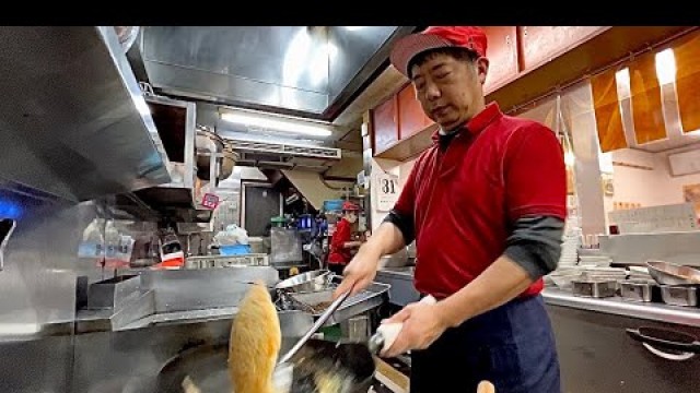 'Full of REGULAR CUSTOMERS in the restaurant. | Japanese food | ramen | Osaka'