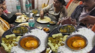 'It\'s a Lunch Time in Indian Village Street - Rice with Veg & Curry @ 40 rs'
