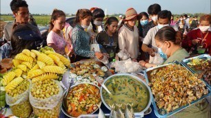 'Random street food, massive cheap street food breakfast, Cambodian street food'