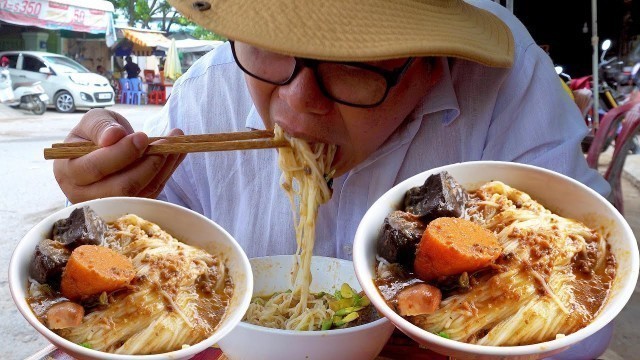 'Yummy breakfast & lunch, yummy Cambodian street food, fish curry rice noodle soup and 3 dish-lunch'