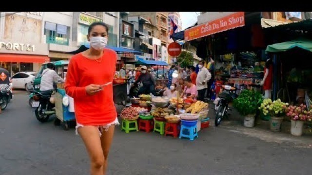 'Cambodian STREET FOOD Tour 2021 | Evening walking in Phnom Penh Market food'