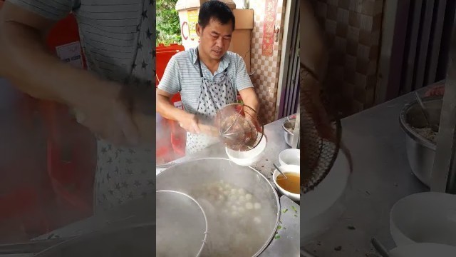 'Amazing street food, best seller noodle soup, Cambodian street food'