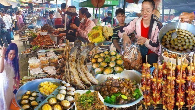 'Palm Cakes, Pandan Noodle Dessert, Palm Seeds, & More - Cambodian Street Food @ Odong Hillside'