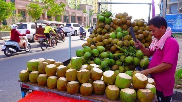 'Tiny but So Sweet! Coconut Cutting - Cambodian Street Food'