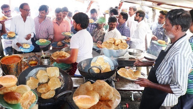 'Heavy Crowd in Famous Tiffin Center at Hyderabad | Poori @ 20 Rs only | Street Food|Amazing FoodZone'