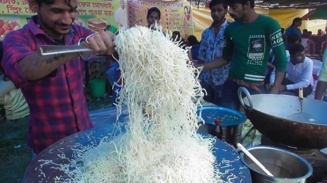 'Best Chinese Fast Food In India - Egg Noodles @ 50 rs plate - Indian Street Food'