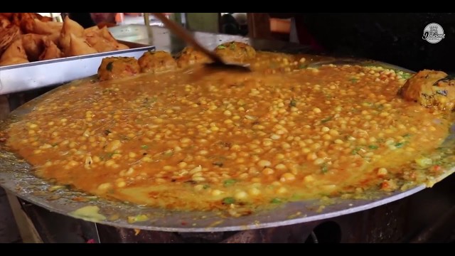 'Chole Samosa Chat  - Hyderabad Street Food | Mouth Watering Delicious Street Food | Chhole Recipe'