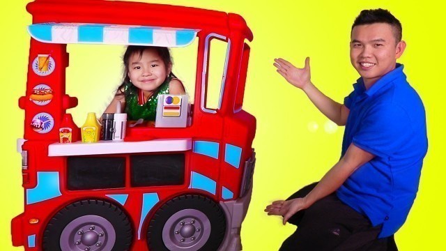 'Jannie Pretend Play with Food Truck Kitchen Toyset'