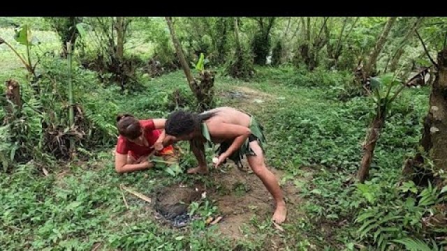 'Primitive Life : Ep 33 - Forest Man Stealing Food Of Ethnic Girl'