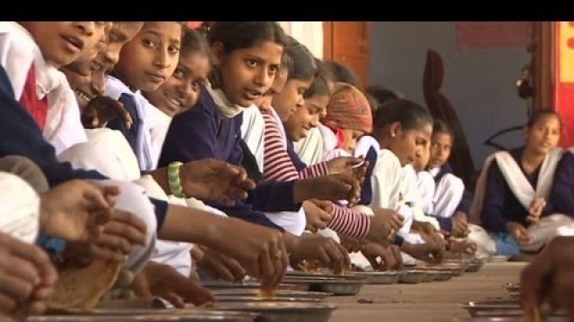 'India\'s \'food factory\' feeds children'