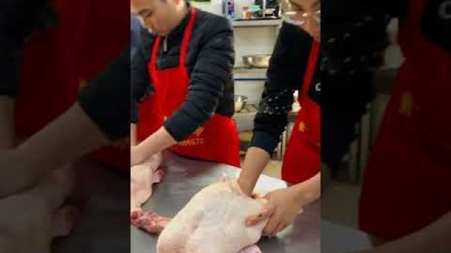 'ASMR Street Food Guangdong roast suckling pig training,asian street food#short#shorts'