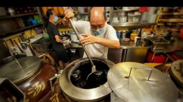 'SINGAPORE CHINATOWN - EVENING HAWKER CENTRE TOUR'