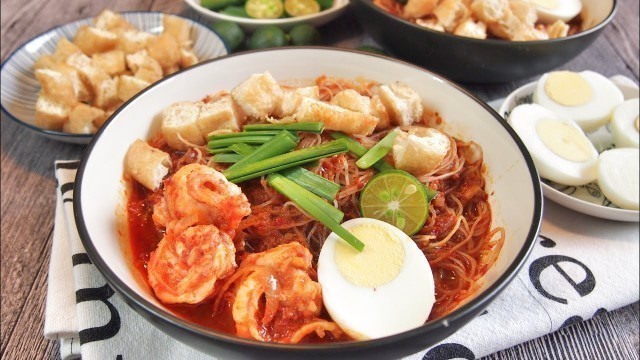 'SUPER EASY Singapore Mee Siam 米暹 Malay Noodles • Bee Hoon Recipe • Singapore Street Food'