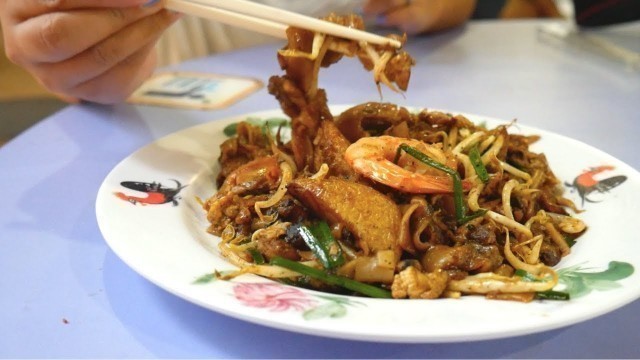 'Incredible SINGAPORE HAWKER CENTRE - Old Airport Road Food Centre | Food and Travel Channel |'