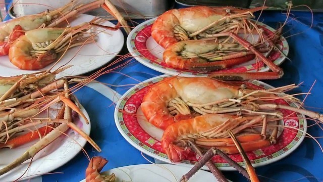 'Large Prawns and Seafood - Thai Street Food'