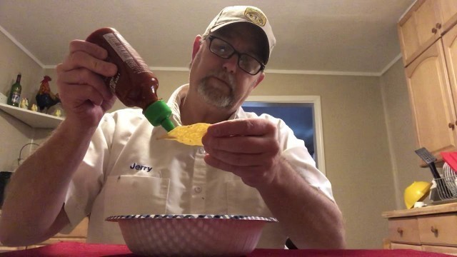 'Sriracha HOT Chili Sauce # The Beer Review Guy'