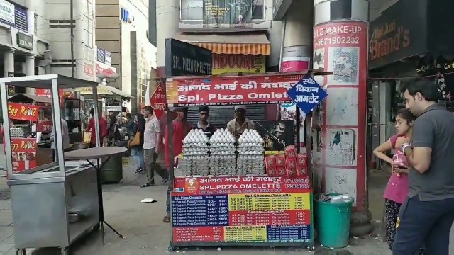 'Gym omelette - 50 gram protein vs fat. street food Delhi'