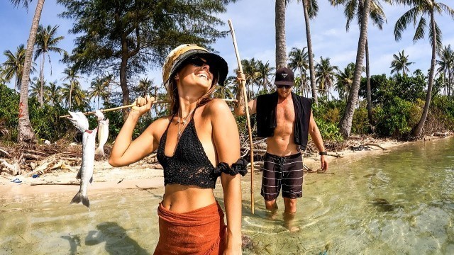 'SURVIVAL CHALLENGE WITH MY GIRLFRIEND. Can we find food on this deserted island? ep 58'