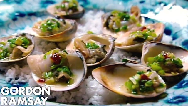 'Gordon Ramsay Helps Prepare Clams In Vietnam | Gordon\'s Great Escape'