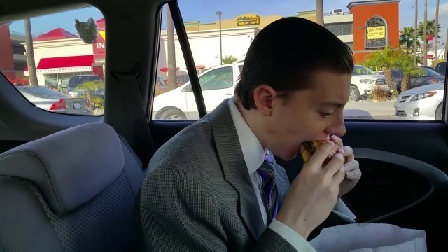 'Reviewbrah witnesses a Hit and Run but doesn\'t let it interrupt his Food Review'