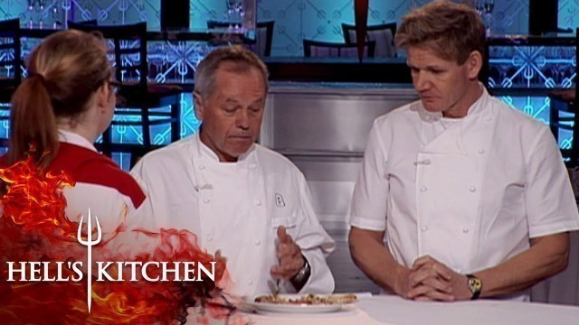 'Wolfgang Puck & Gordon Ramsay Judge Pizza | Hell\'s Kitchen'