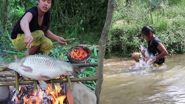 'Catch Fish In River For Food Of Survival - Fish grilled with Peppers sauce Show eating Delicious'