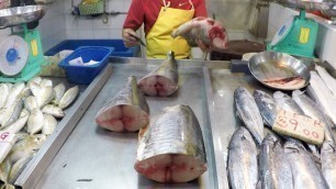 'The Malay Wet Market of Geylang Serai. Singapore Street Food'