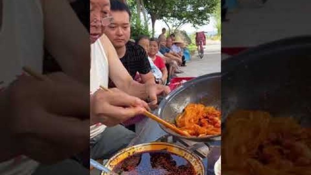 'Asian street food noodles #shorts #asianstreetfood'