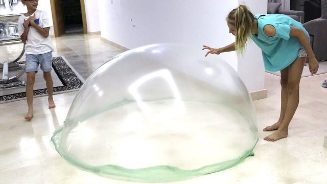 'MAKING GIANT SLIME BUBBLES!!!!'