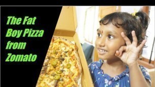 'The Fat Boy from Zomato | 12 Inch Pizza | Food Review | Dinesh\'s Vlogs'