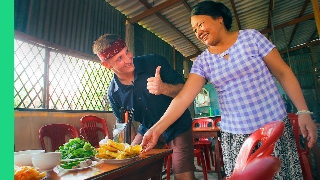 'The Legendary Sizzling Pancake. Banh Xeo in Hoi An, Vietnam!'