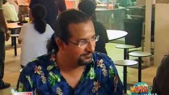 'Rocky, Mayur relish street food in Singapore'