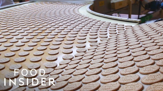 'How McVitie\'s Chocolate Digestive Biscuits Are Made'