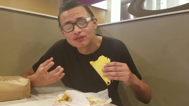 'Kid deep-throughts taco - Legit Food Review!'